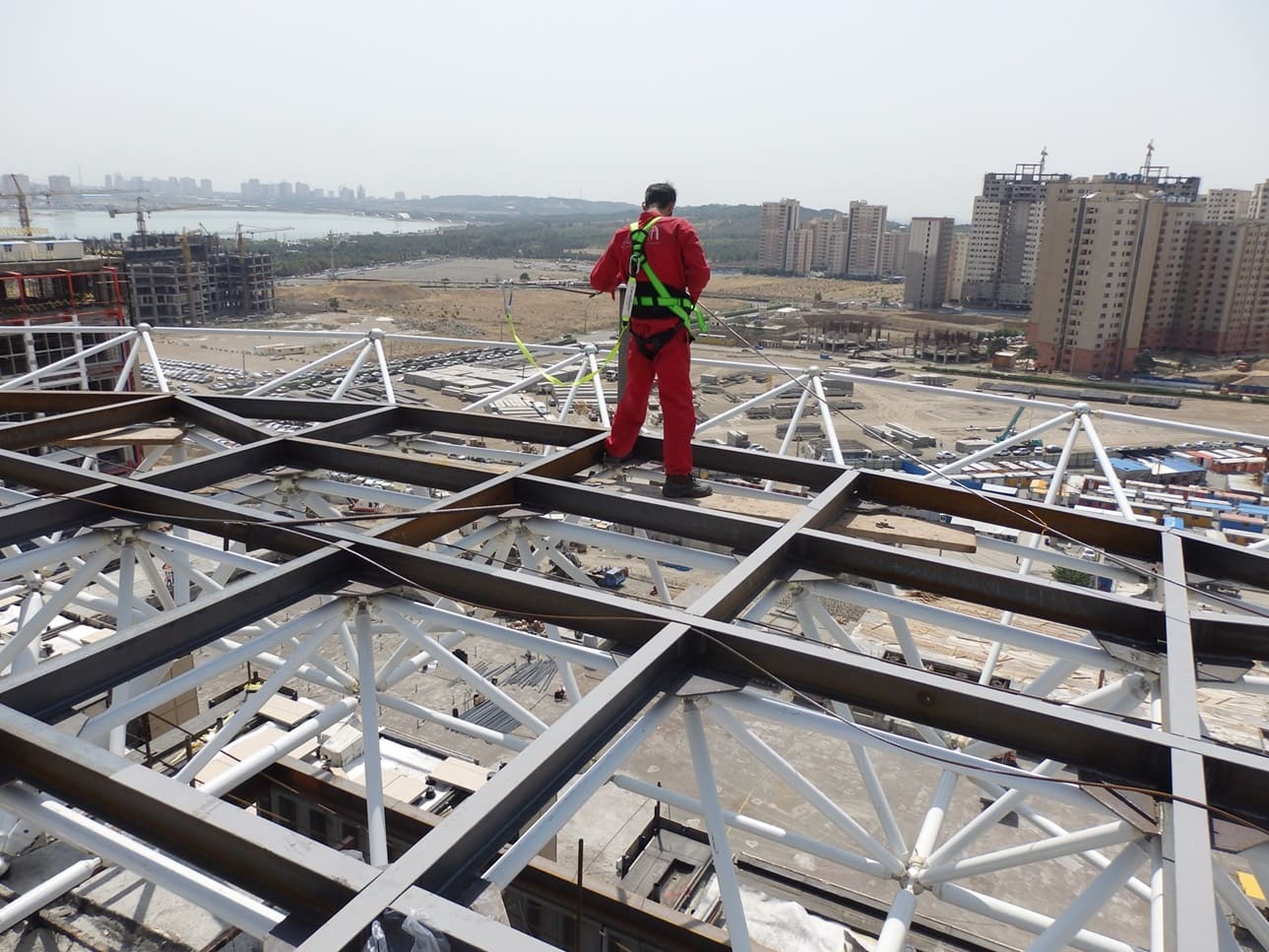 اجرای سازه هلی پد فلزی