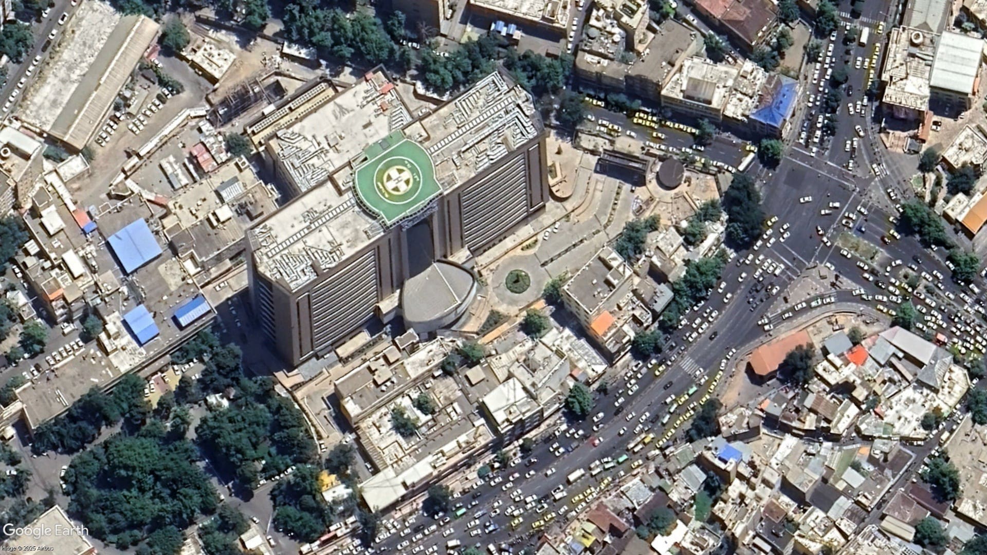 فرودگاه هلیکوپتر بیمارستان غدیر شهدای تجریش