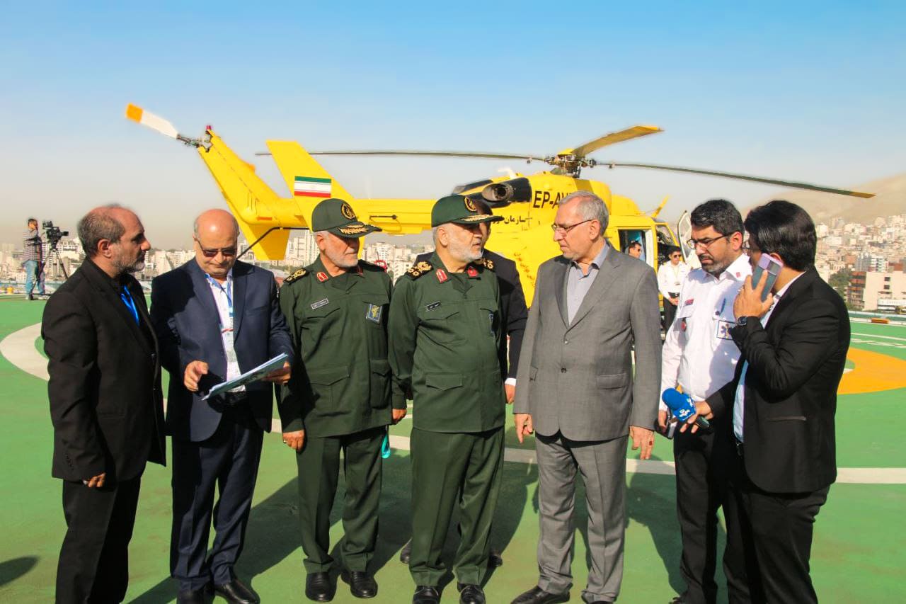بازدید وزیر بهداشت و فرمانده سپاه از هلی پورت بیمارستان تجریش