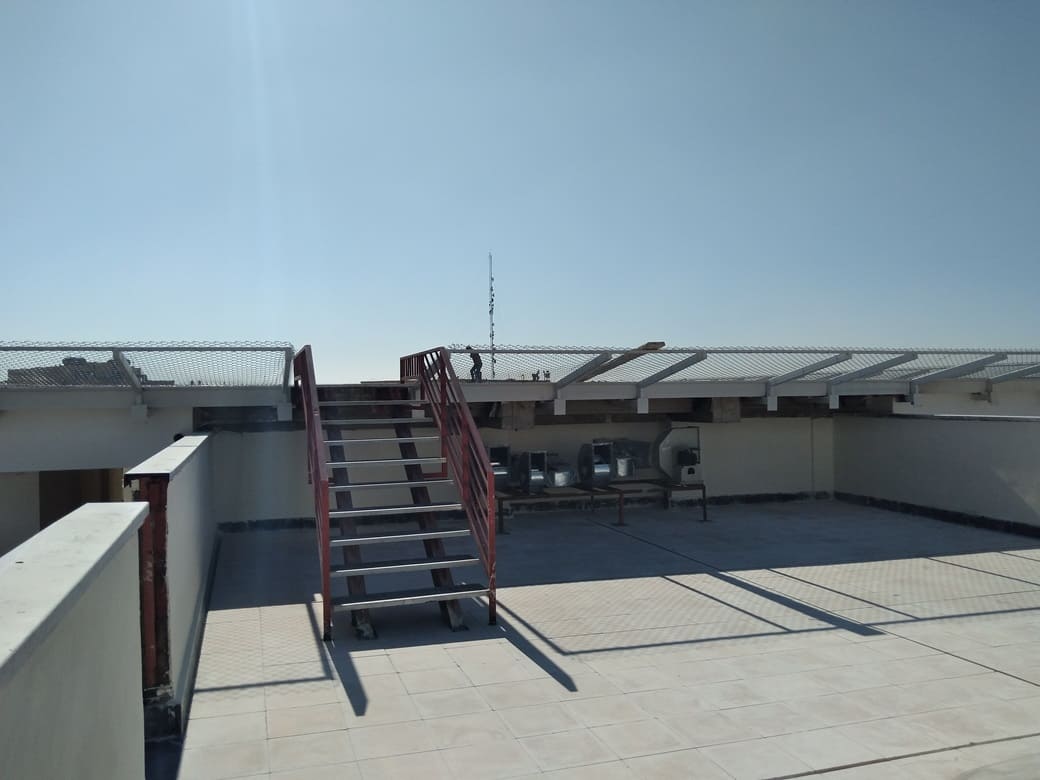 راه پله هلی پد اضطراری بتنی مرتفع برج مسکونی