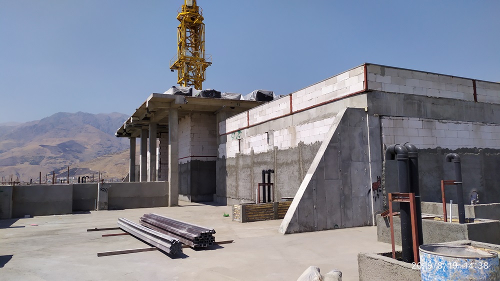 هلی پد با سازه بتنی اجرا شده بر روی خرپشته برج