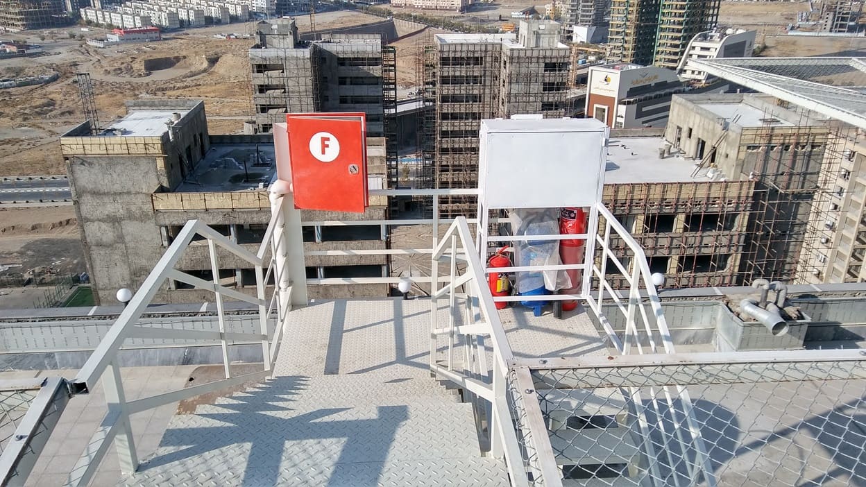 سیستم اطفای حریق و راه پله هلی پد پارامیس چیتگر