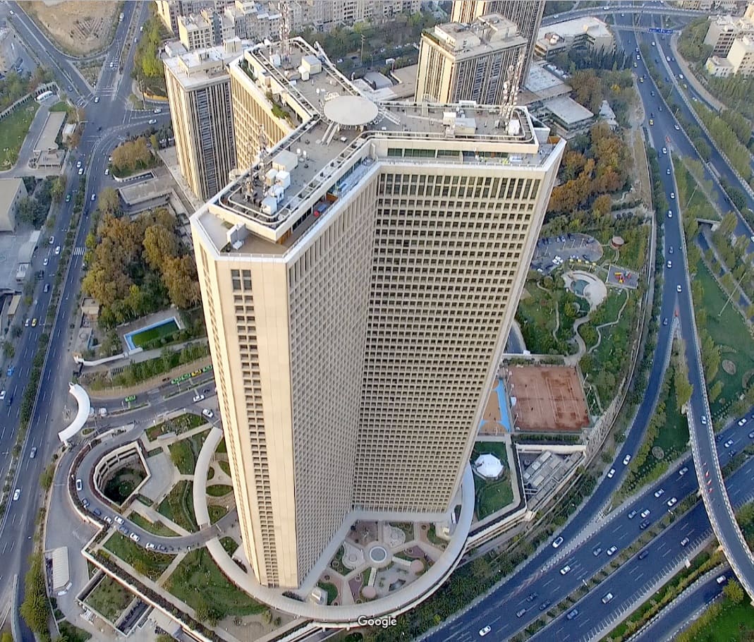 هلی پد غیر استاندارد برج بین المللی تهران